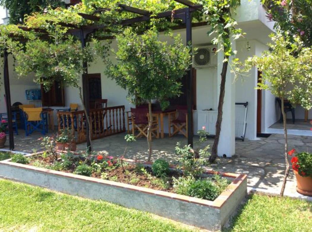 Lila Apartments Vourvourou Exterior photo
