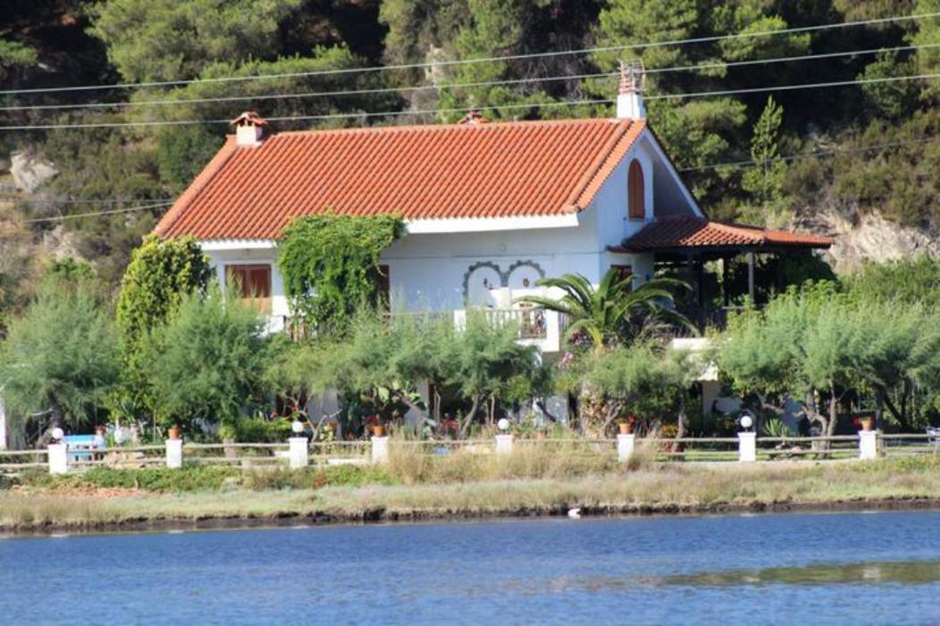 Lila Apartments Vourvourou Exterior photo