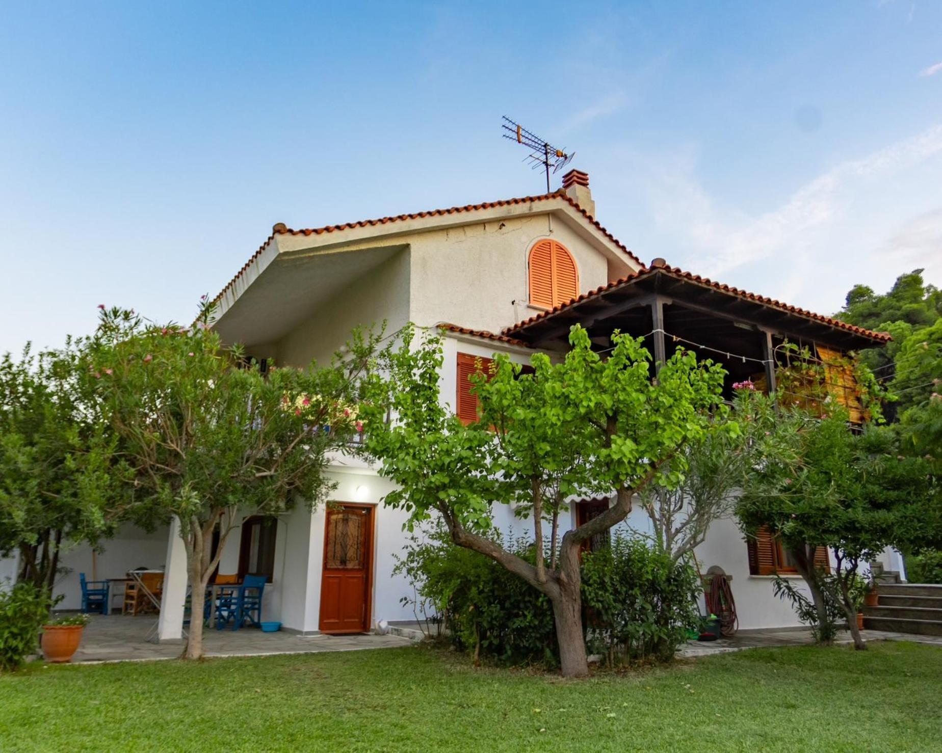 Lila Apartments Vourvourou Exterior photo